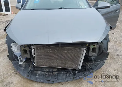 2019 Hyundai Elantra Sel z USA, uszkodzony, nr VIN 5NPD84LF1KH439151